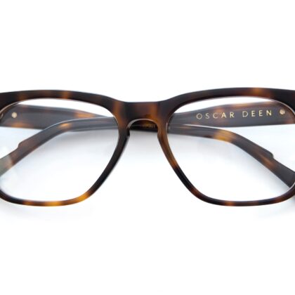 Carril. Tortoise. Specs With Organic Lens